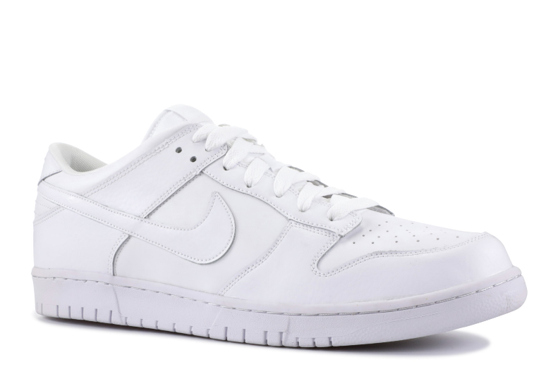 nike dunk low triple white